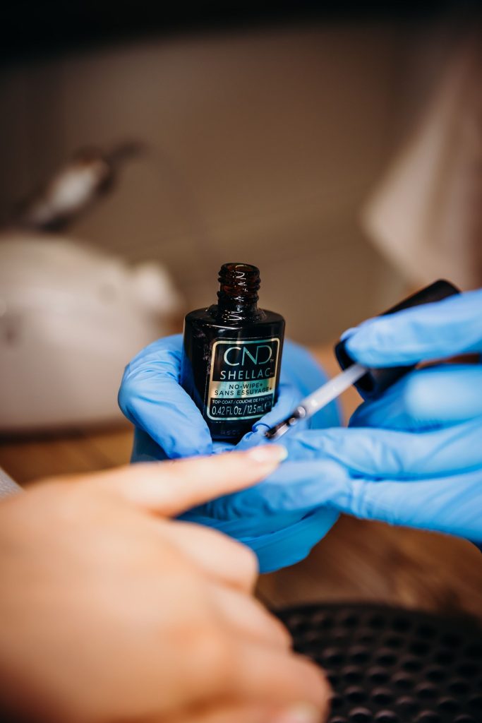 manciure hybrydowy shellac