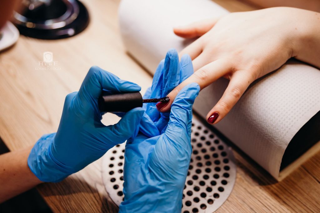 Wskazówki pielęgnacyjne dla trwałości stylizacji paznokci