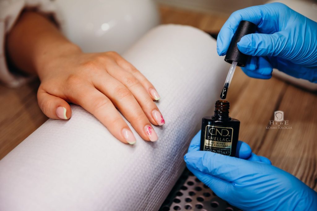 Hipoalergiczny manicure CND Shellac